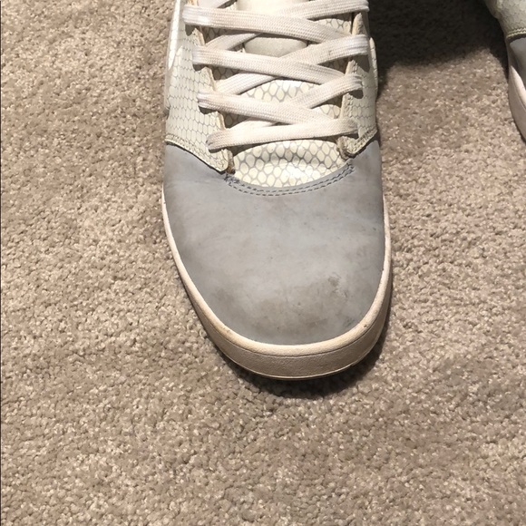 Nike gray sneakers - Picture 3 of 8